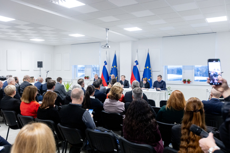 OBISK VLADE V PRIMORSKO NOTRANJSKI REGIJI 8.1.2025 - Valter Leban-8416